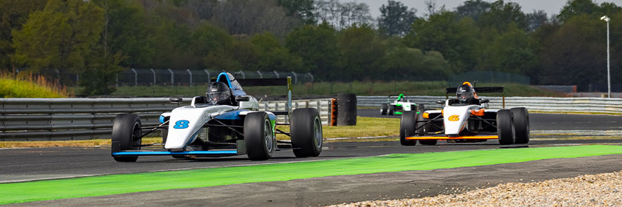 Stage de pilotage en monoplace sur le circuit de Lédenon